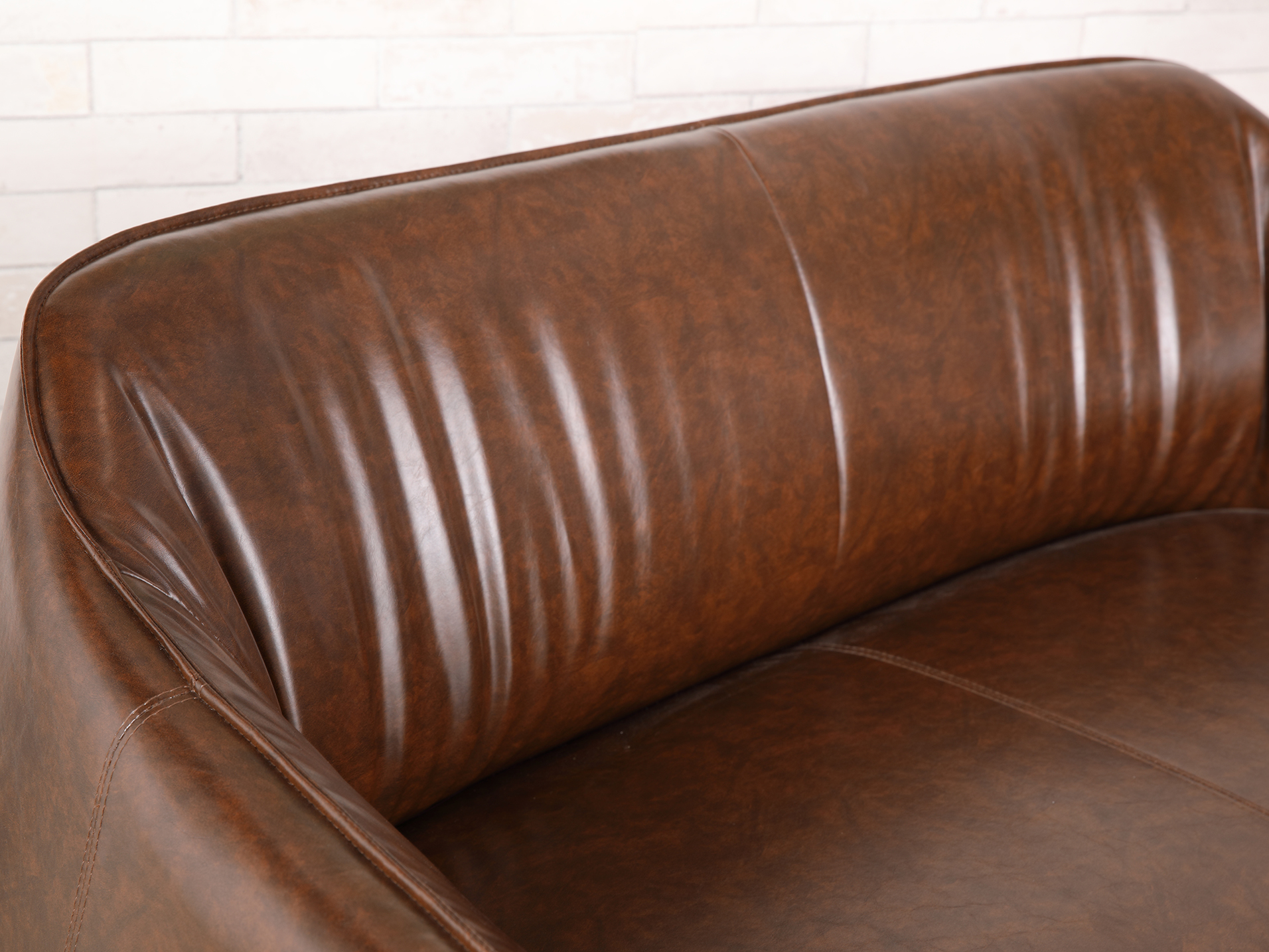 Ghế sofa đôi GRUFF khung gỗ, đệm bọc da PVC bóng cao cấp màu nâu | Index Living Mall -  Phân phối độc quyền tại Việt Nam