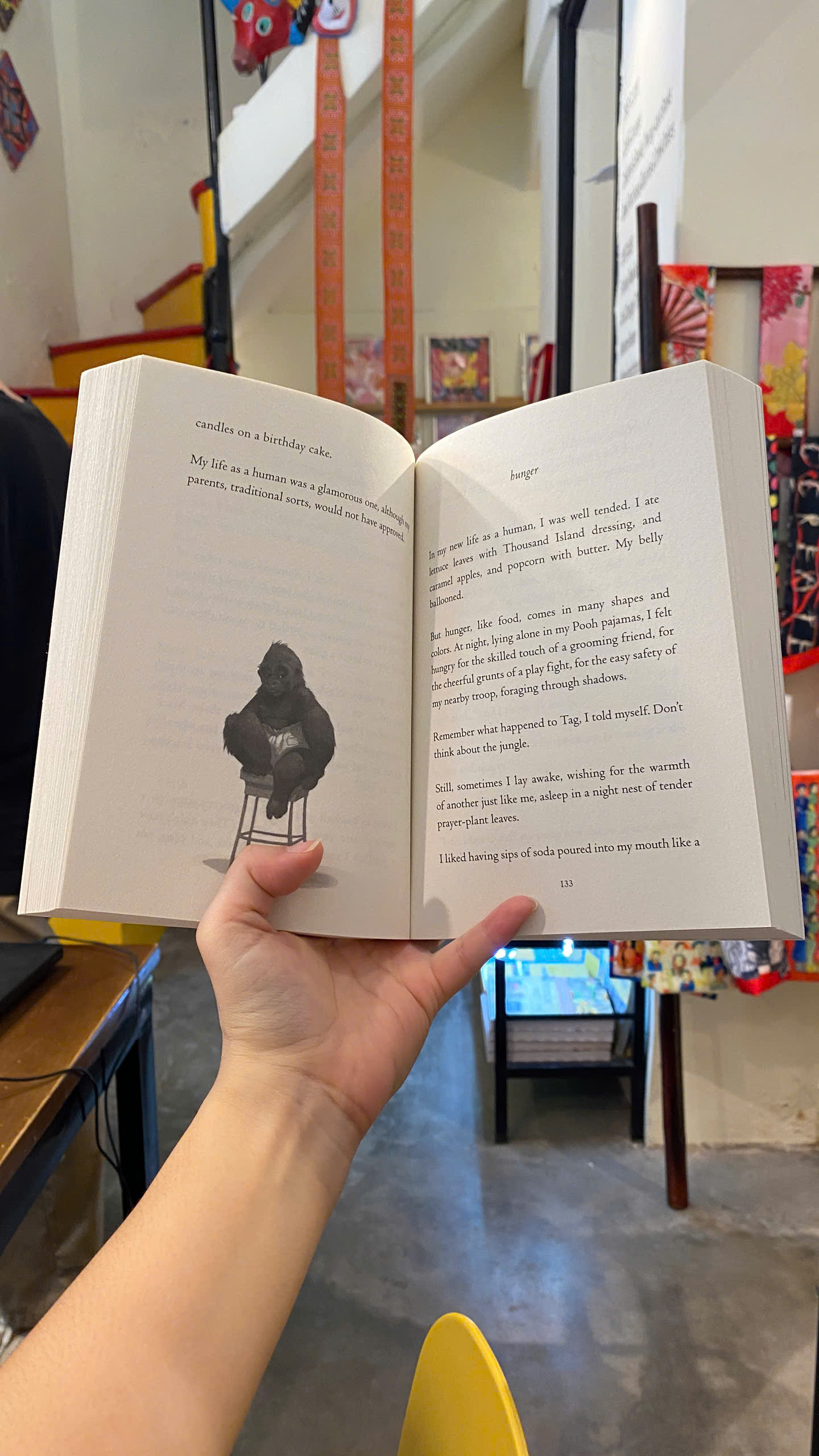 Sách - The One and Only Ivan by Katherine Applegate | Children's Fiction / Sách trẻ em / Ngoại văn