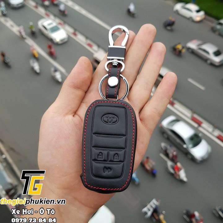 Bao da 3D bảo vệ chìa khóa xe Toyota Fortuner 2020 kèm móc đeo Inox