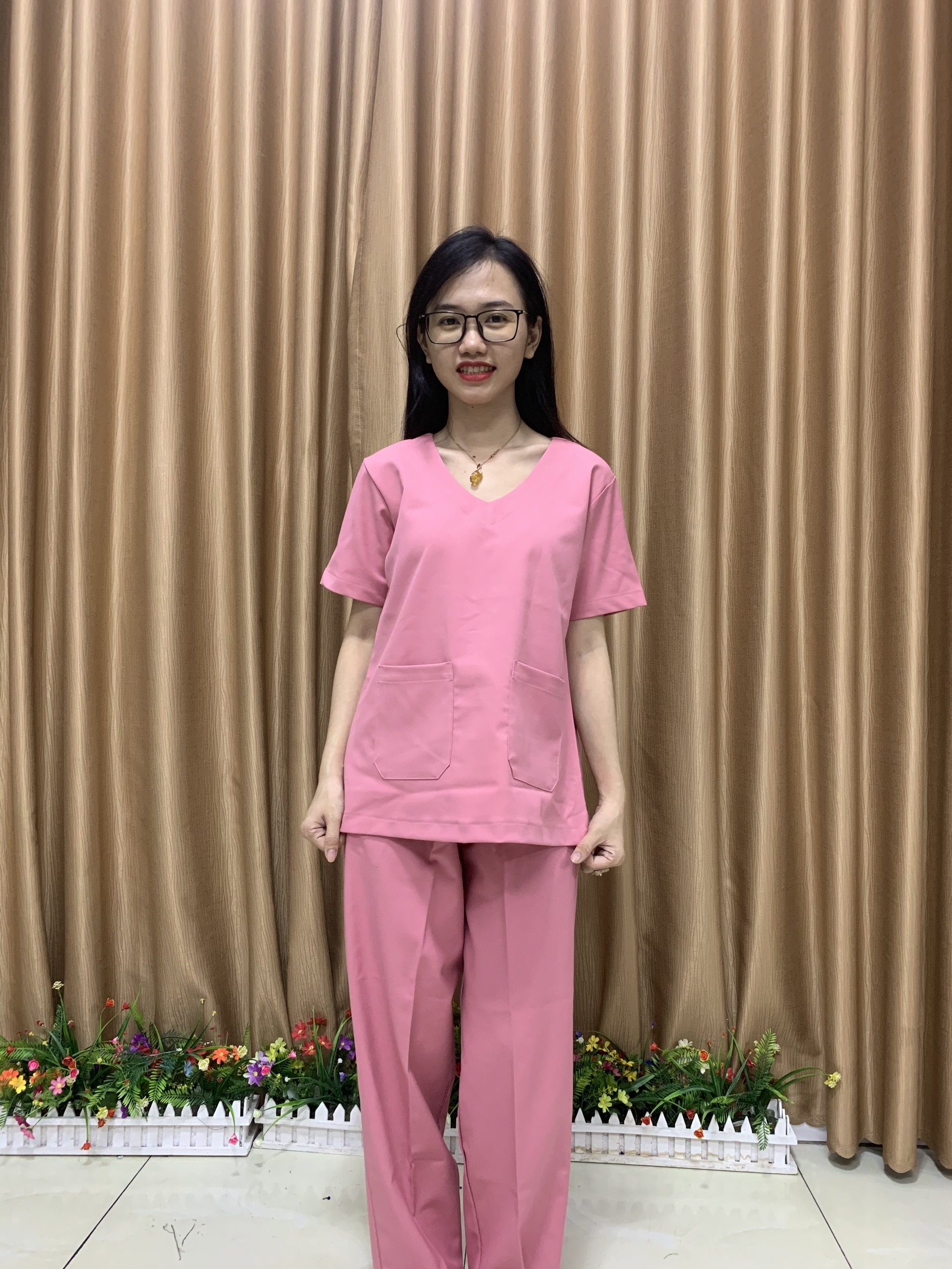 Bộ Scrubs cổ V