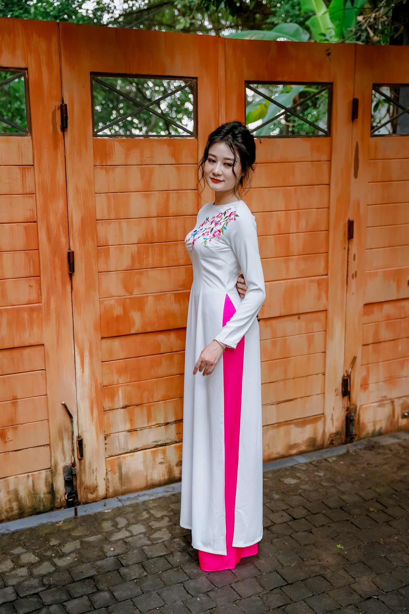 Áo Dài Thêu Truyền Thống Lụa Tô Châu