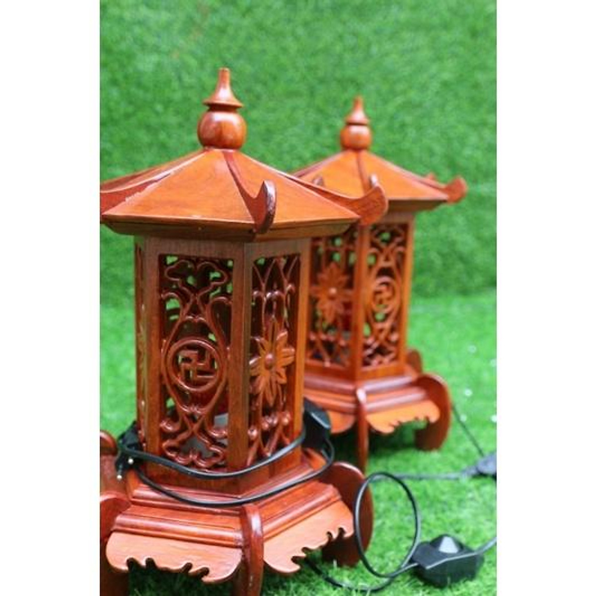 Cặp đèn thờ lục giác gỗ hương cao 41cm