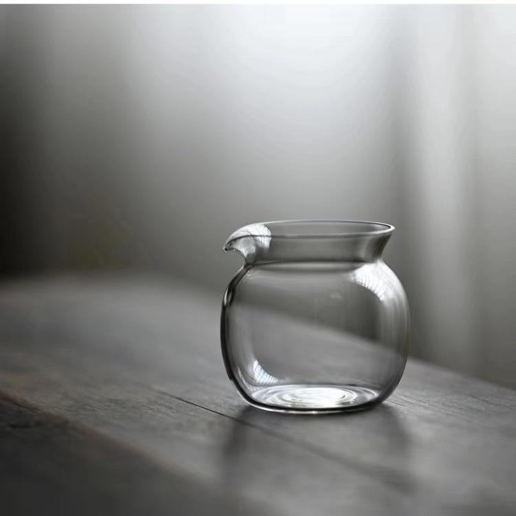 Tống chuyên trà thủy tinh chịu nhiệt Borosilicate cao cấp Dung Tích 230 ml