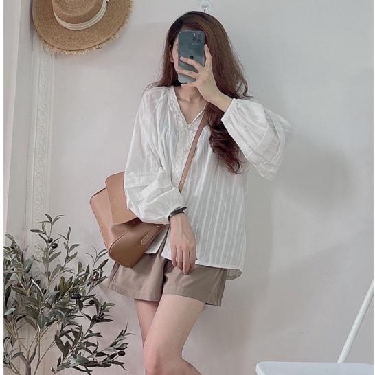 Áo sơ mi dài tay bồng cổ V viền ren cúc ngọc. Áo babydoll cổ tim viền ren