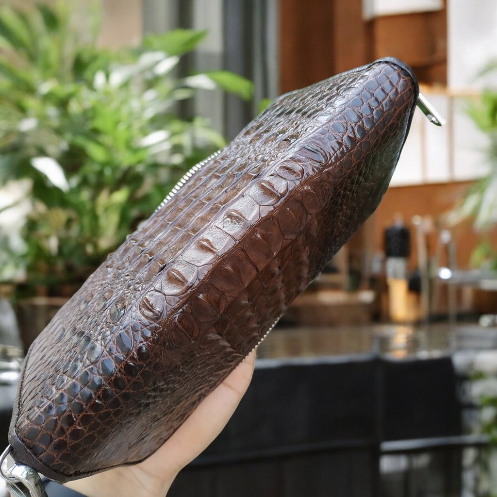 Ví cầm tay gai lưng cá sấu 1 khuôn rất đẹp