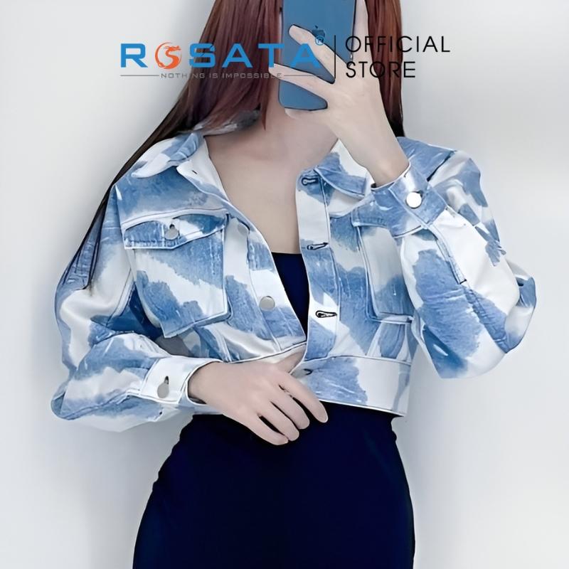 Áo khoác nữ ROSATA K22 tay dài 2 túi hộp nắp vuông form croptop jean loang mây xuất xứ Việt Nam