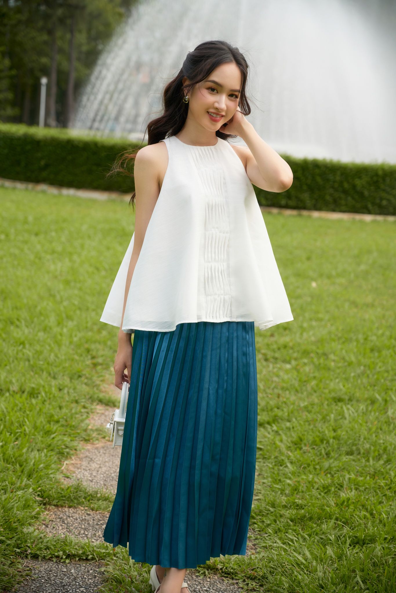 OLV - Chân váy Satin Pleated Skirt in Blue