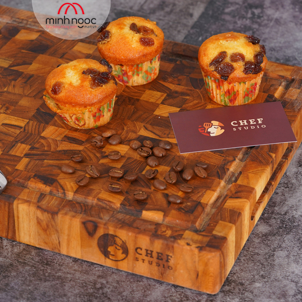 Thớt gỗ Teak Chef Studio hình chữ nhật 25x35x3,5 cm - MSP 10235. Dùng cắt, thái, bằm, chặt, bày thực phẩm.