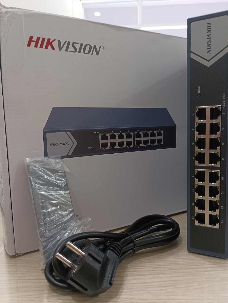 SWITCH HIKVISION DS-3E0516-E(B) - HÀNG CHÍNH HÃNG