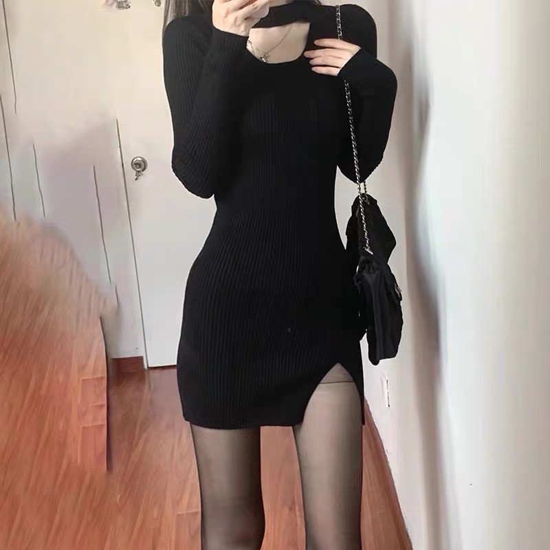 Đầm body dài tay xẻ trước cổ tròn cut-out sành điệu cá tính phong cách Hàn quốc màu đen chất thun gân mịn đẹp mặc đi chơ