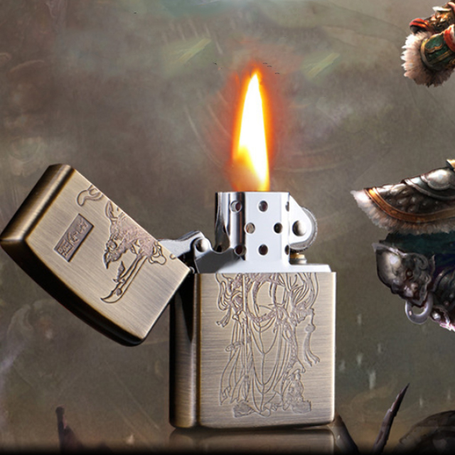 Vỏ Hột Quẹt Bật Lửa Xăng Đá Zorro Z9864A Họa Tiết Quan Công - Dùng Xăng Bấc Đá Cao Cấp