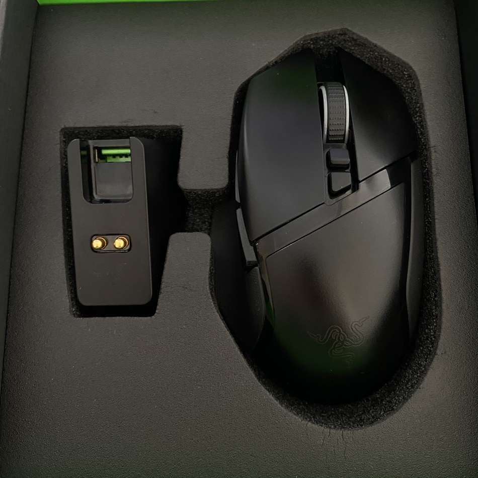 Chuột Chơi game Razer Basilisk Ultimate Wireless Charging Dock