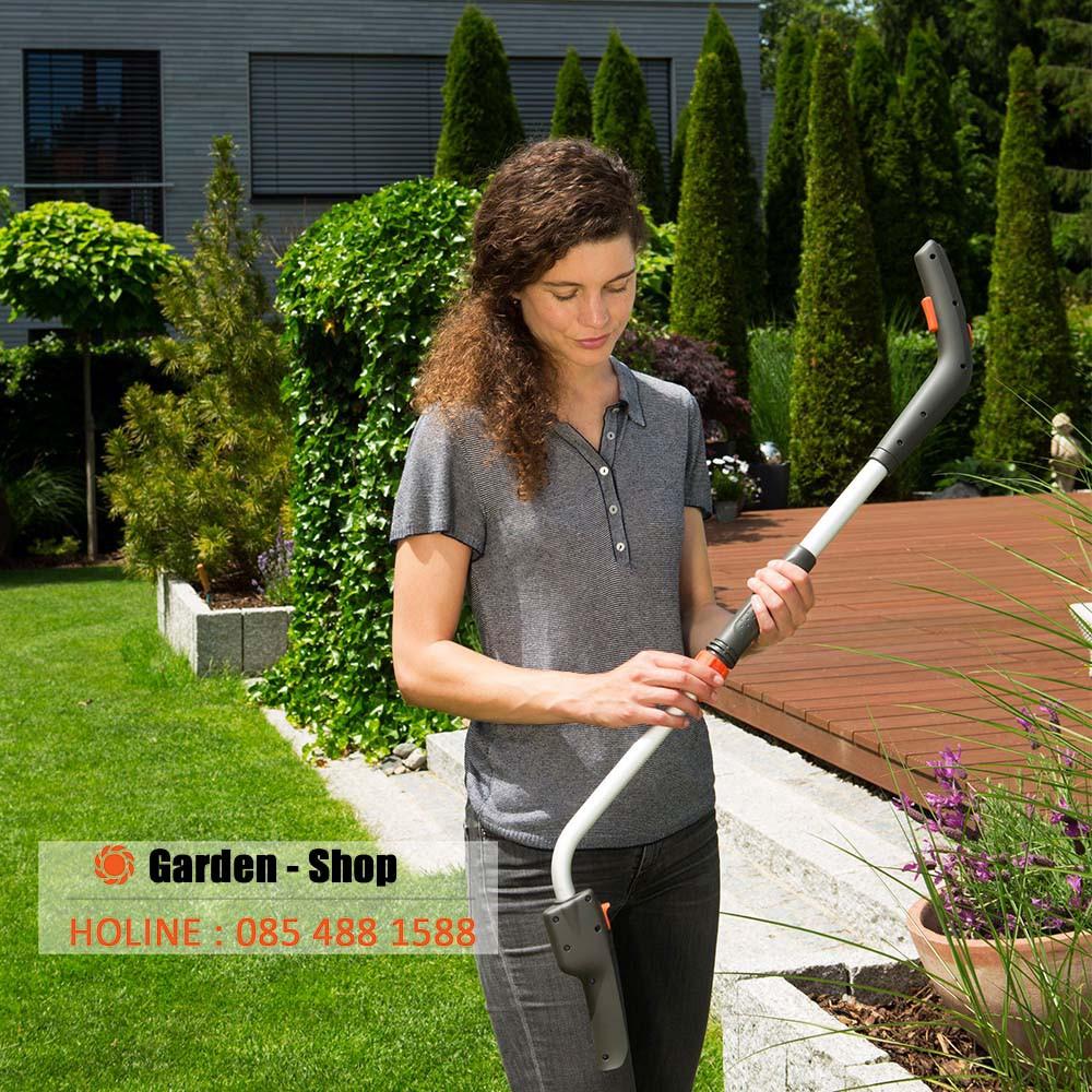 MÁY CẮT CỎ CẦM TAY KÈM CÁN ĐẨY GARDENA 09858-20