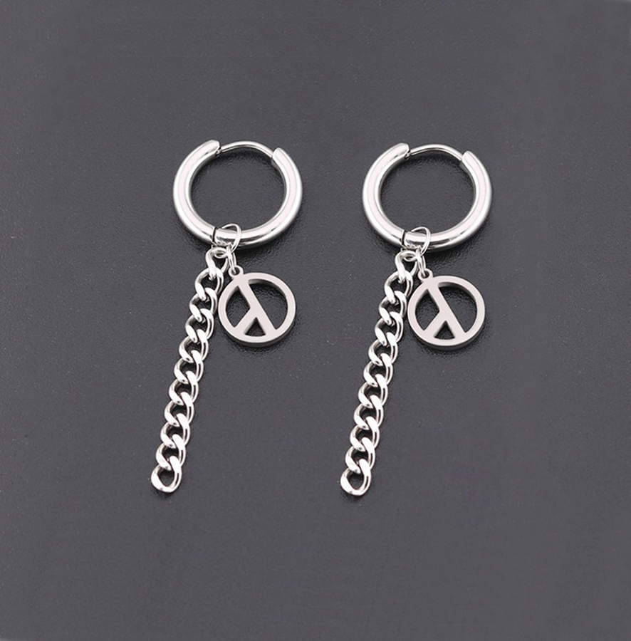 Bông tai nam Titan cá tính