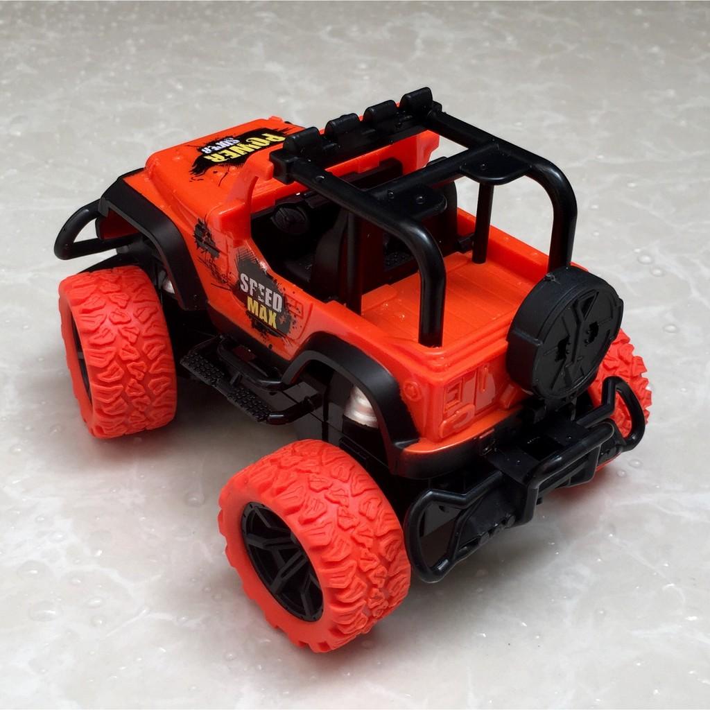 ()Xe Jeep địa hình điều khiển thiết kế nhỏ gọn