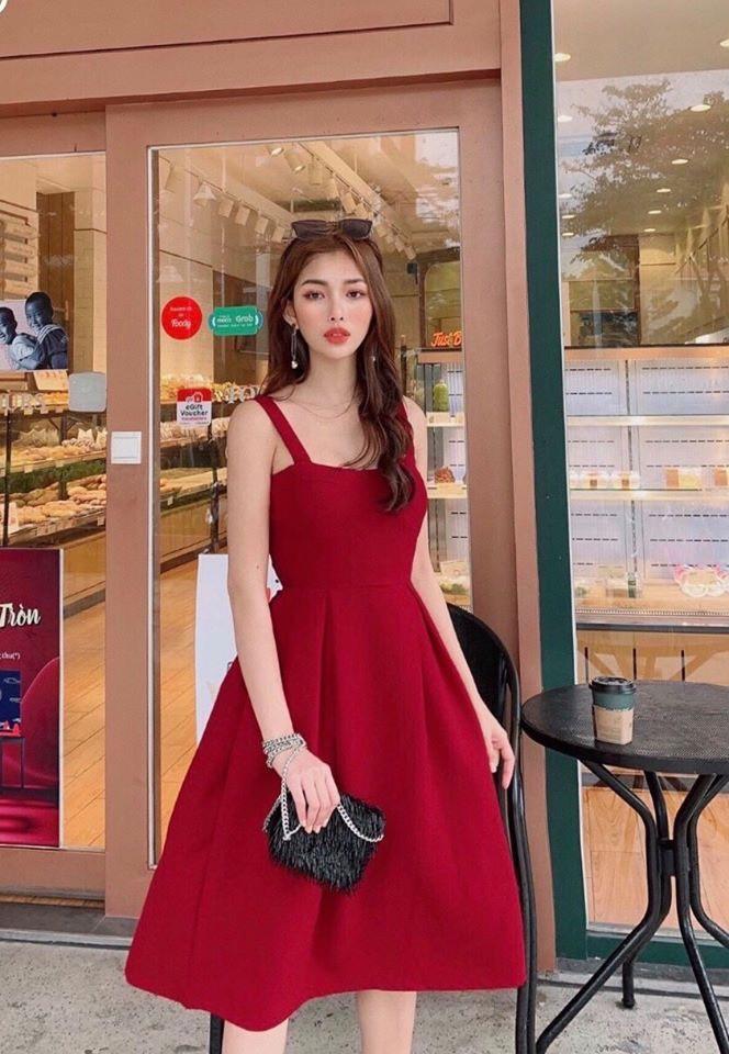 Đầm 2 Dây Xếp Eo Đính Nút 2 Màu Đen Đỏ