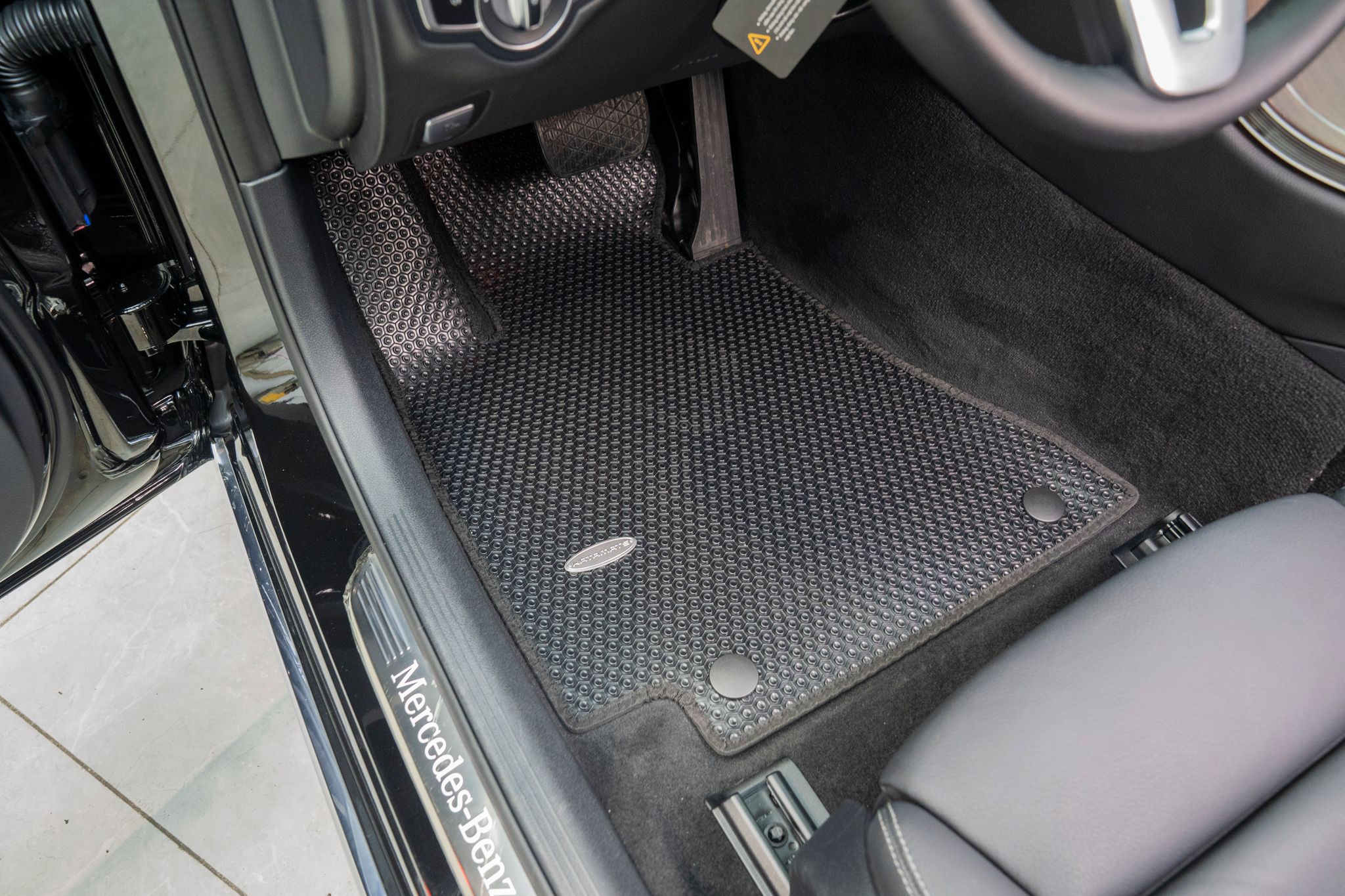 Thảm lót sàn ô tô KATA cho xe Mercedes C W205 - Khít với sàn xe, Chống trơn, Không mùi, Không ẩm mốc