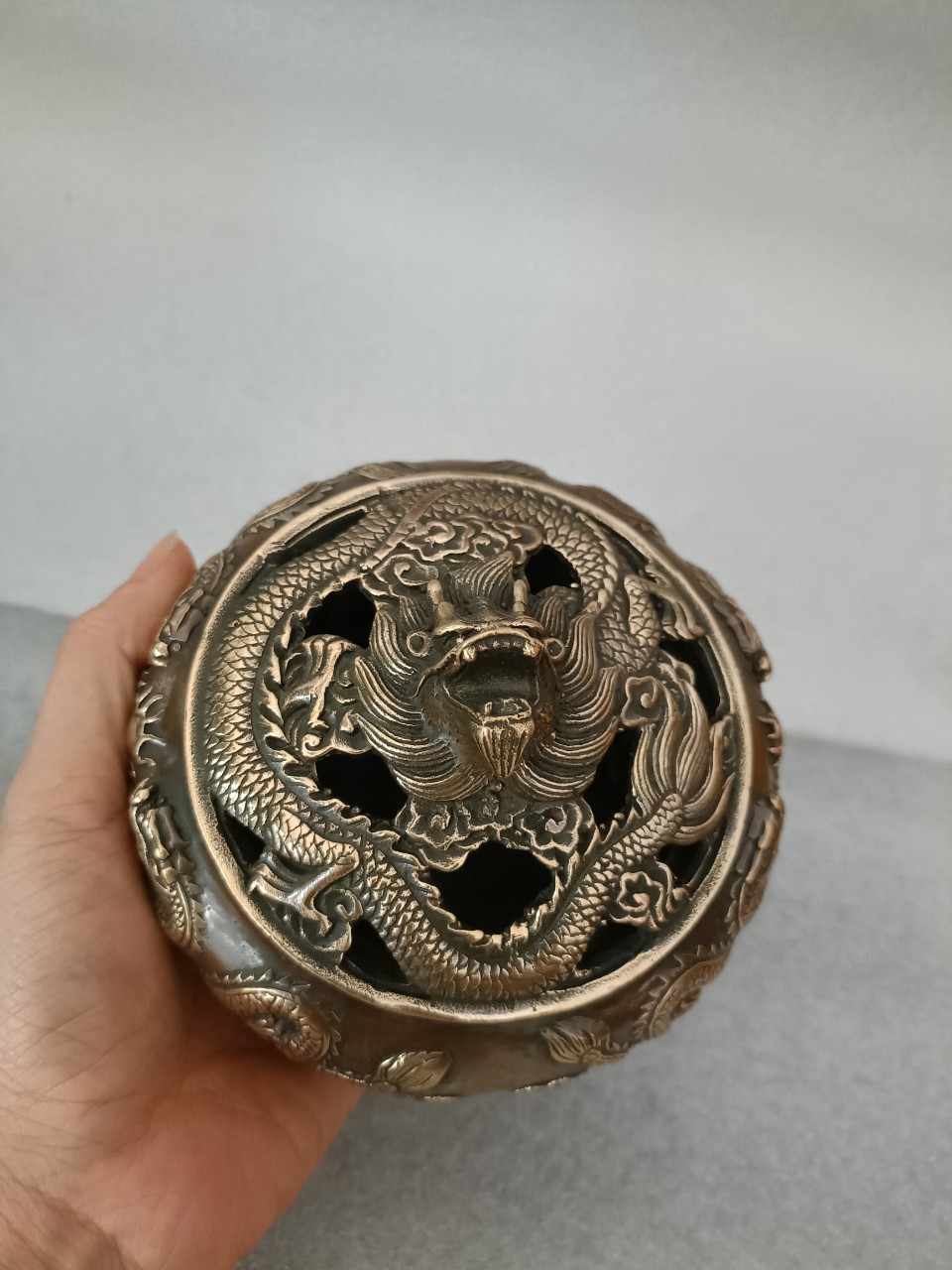 Lư hương đốt trầm, lư trầm hương họa tiết rồng