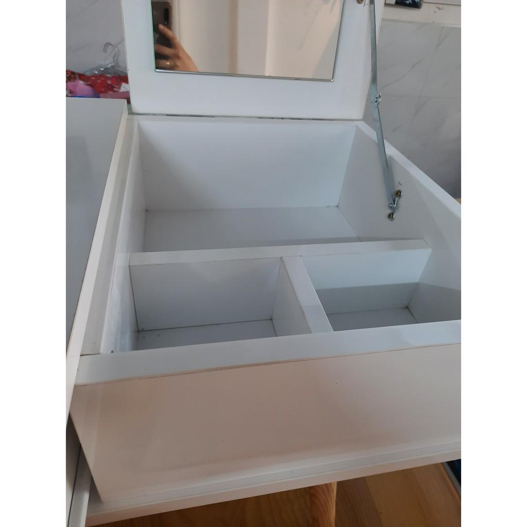 Bàn trang điểm mini màu trắng kèm gương