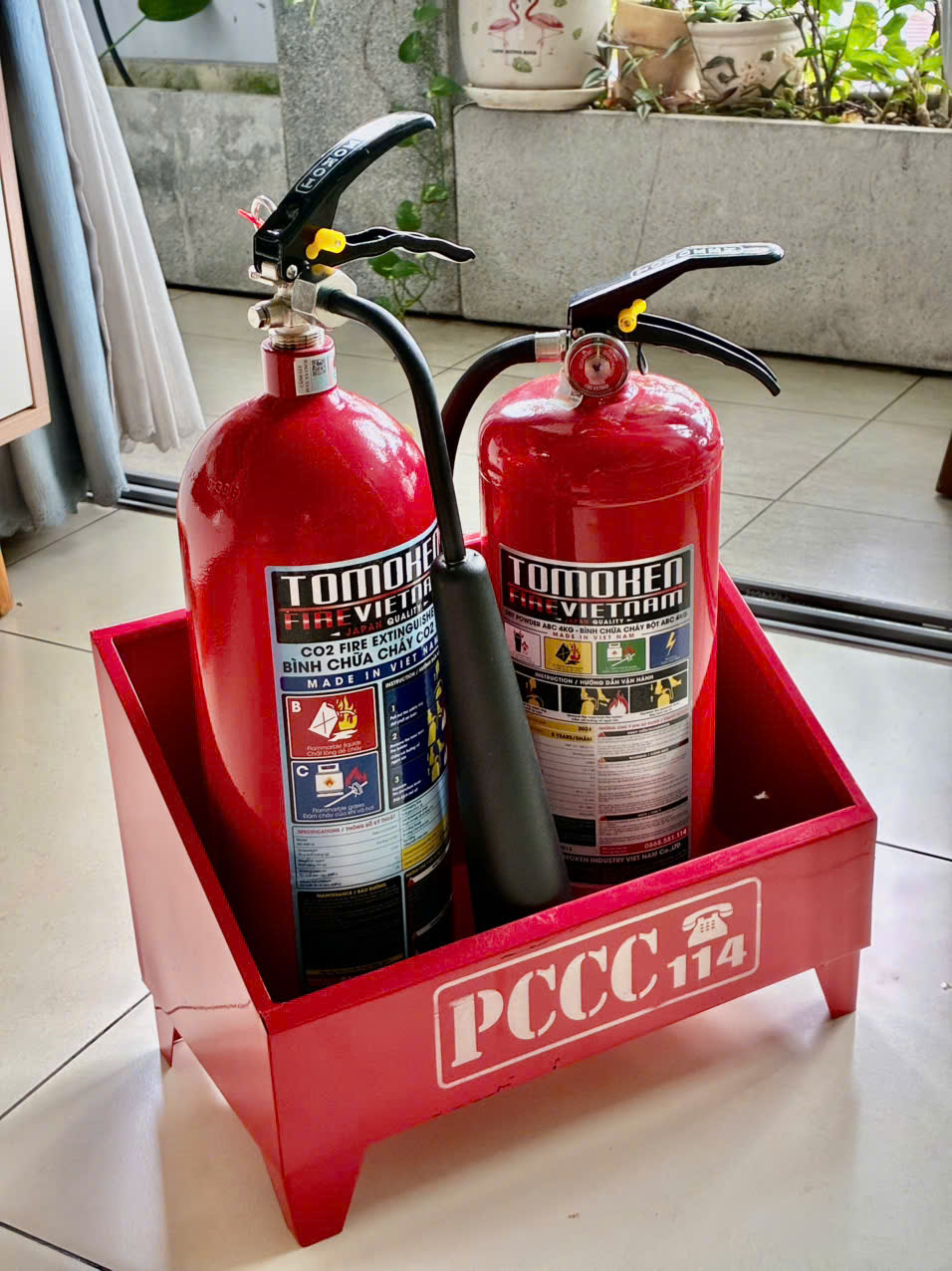 Kệ đôi đựng 2 bình chữa cháy