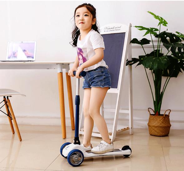 Xe Trượt Scooter Điện Cao Cấp (Giao Hàng Theo Mẫu Ngẫu Nhiên)