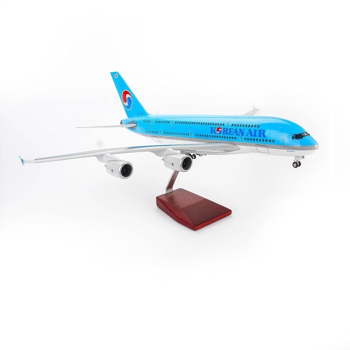 Máy bay mô hình Korean Air B747 LED 47cm có bánh xe và led