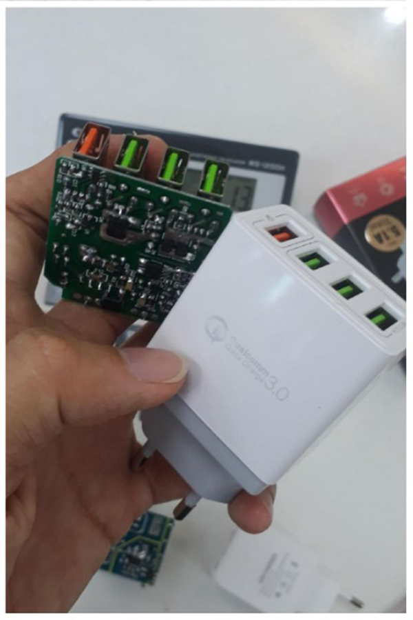 Củ sạc nhanh QC3.0 - 4 cổng usb