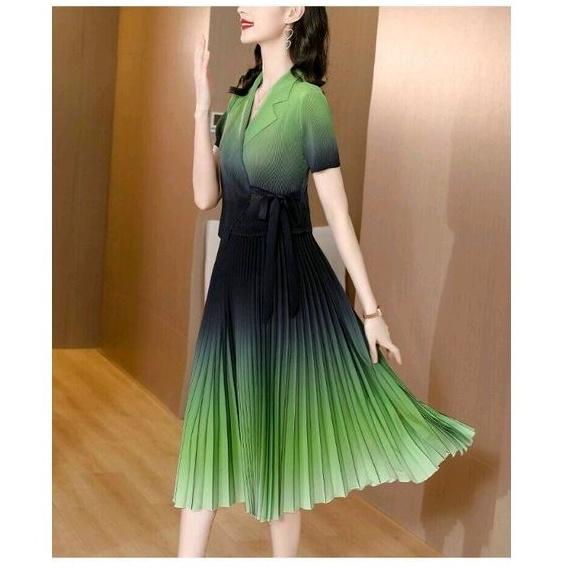 ĐẦM NHÚN CỔ VEST MÀU LOANG