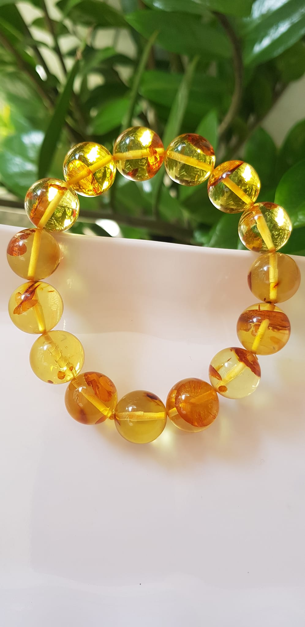 Vòng Hổ Phách tự nhiên Size Nam 14,5mm Vòng Vip cao cấp sịn hiếm quá đẹp xuất sắc 14,5mm Đá Hổ Phách Màu Vàng Anh trong bắt ánh sáng ánh lên quá đẹp đẳng cấp sang luôn Vòng chuẩn hợp Nam mệnh Kim mệnh Thổ mệnh Thủy đeo ạ