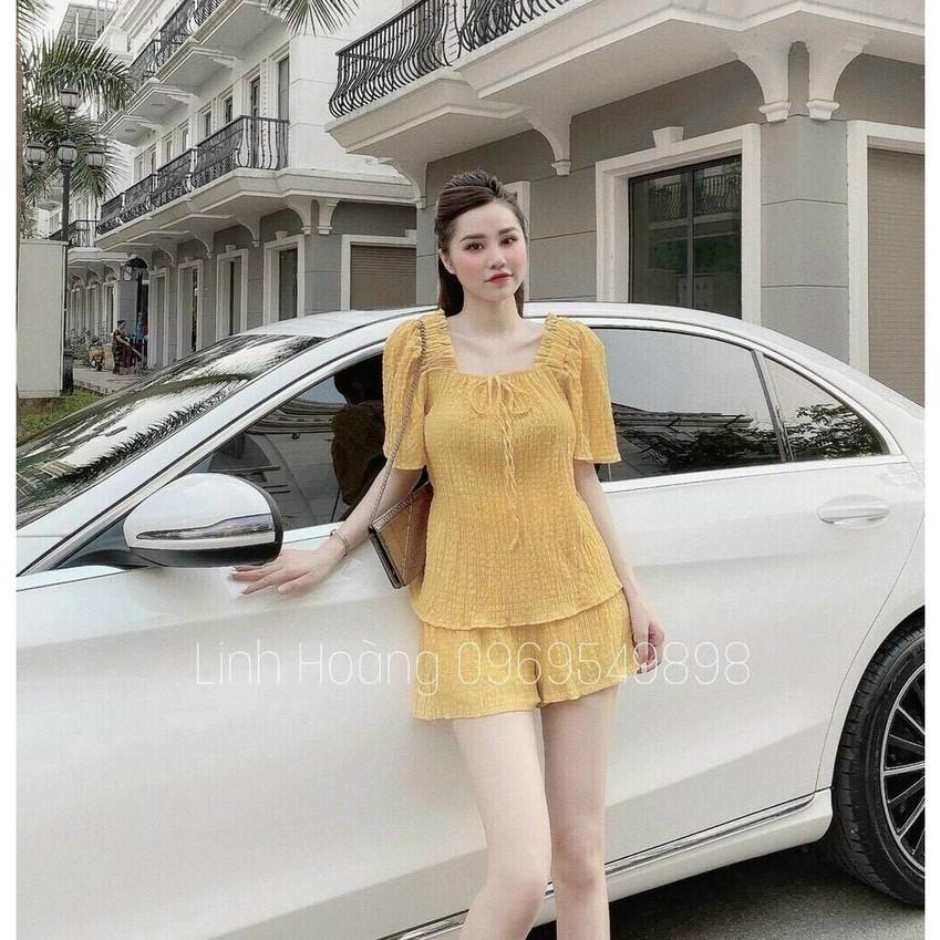 Sét bộ đùi áo cổ vuông nhún vai và quần ngắn