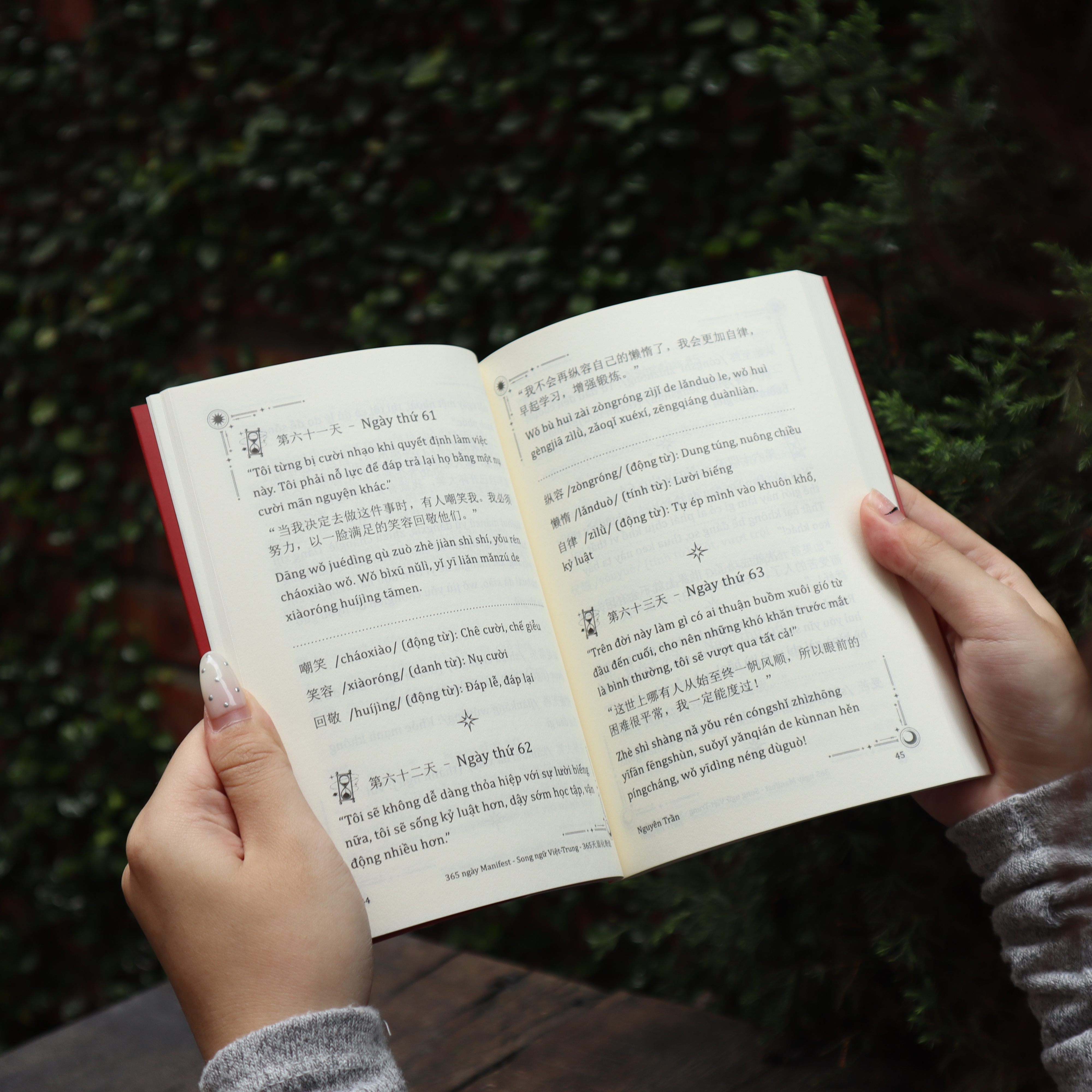 365 Ngày Manifest - Song Ngữ Việt – Trung
