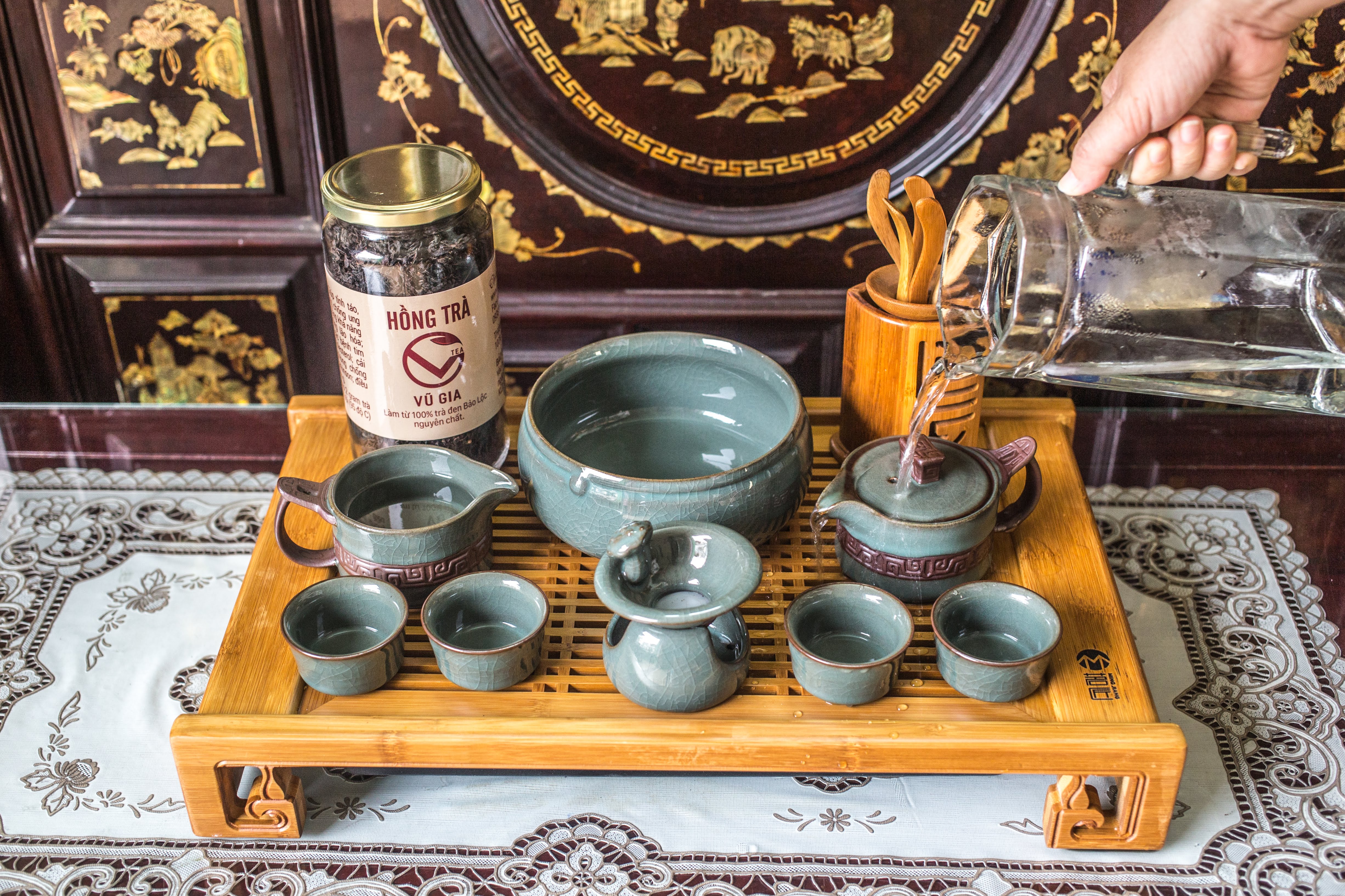 Combo Hồng Trà Cao Cấp 100g + Mật Ong Hoa Cà Phê 420g - Nguyên Chất Vũ Gia - Món Quà Cho Sức Khỏe