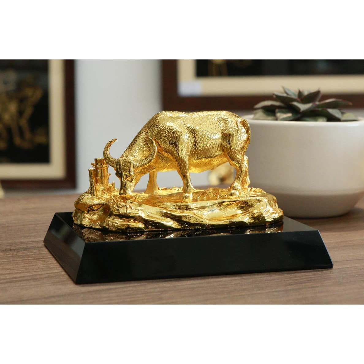 Tượng trâu vàng An Lạc