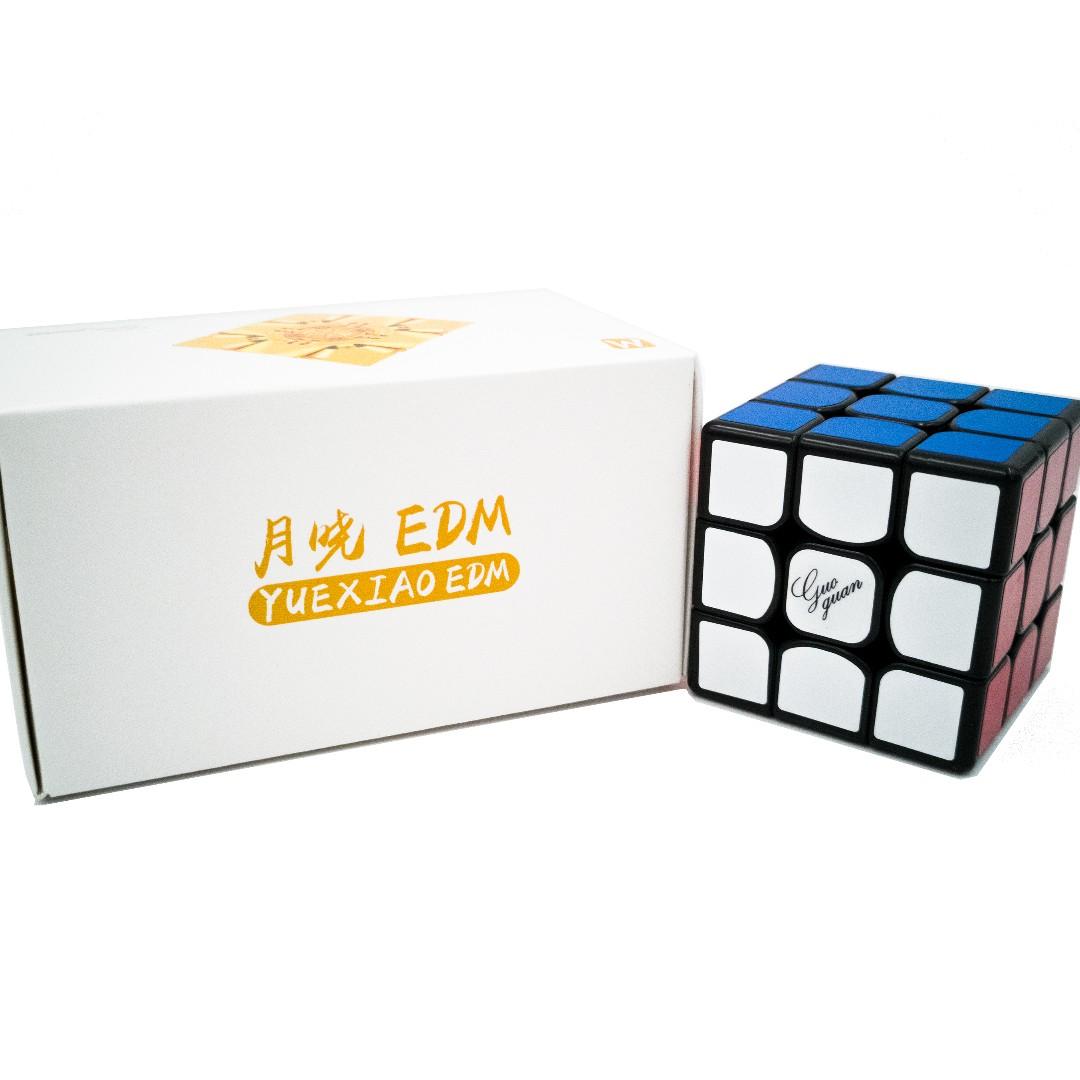Rubik 3x3 YueXiao EDM 3x3x3 Cube black (có nam châm) hiệu GuoGuan