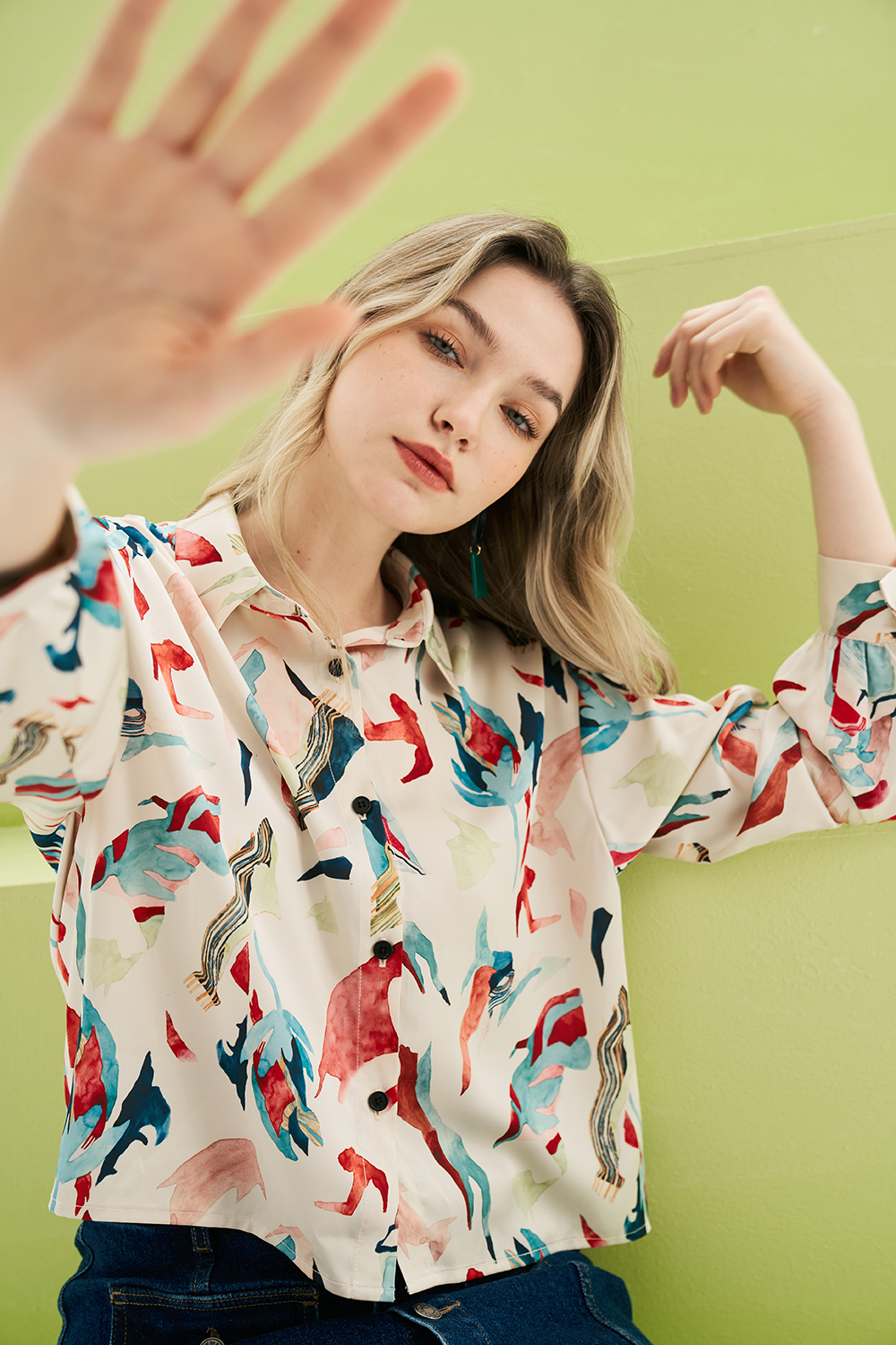 Áo sơ mi Shirts lụa bóng trắng in họa tiết 313SH1004 ADORE DRESS