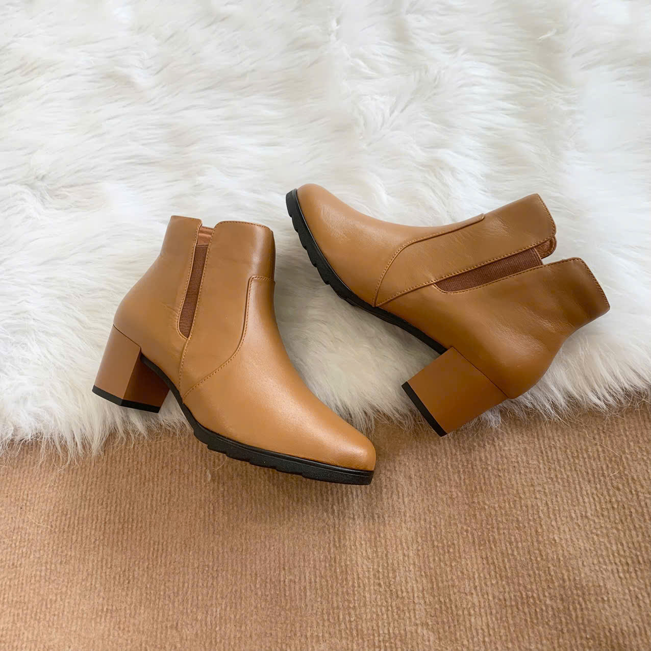 BOOTS NỮ  DA BÒ CỔ NGẮN VIỀN BÊN 5F PABNO PN640