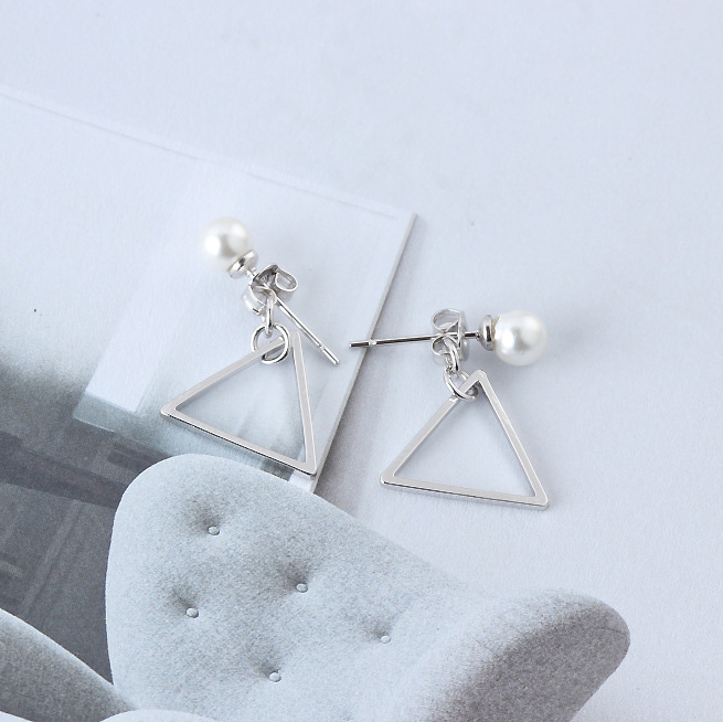 Bông tai tam giác ngọc trai quý phái