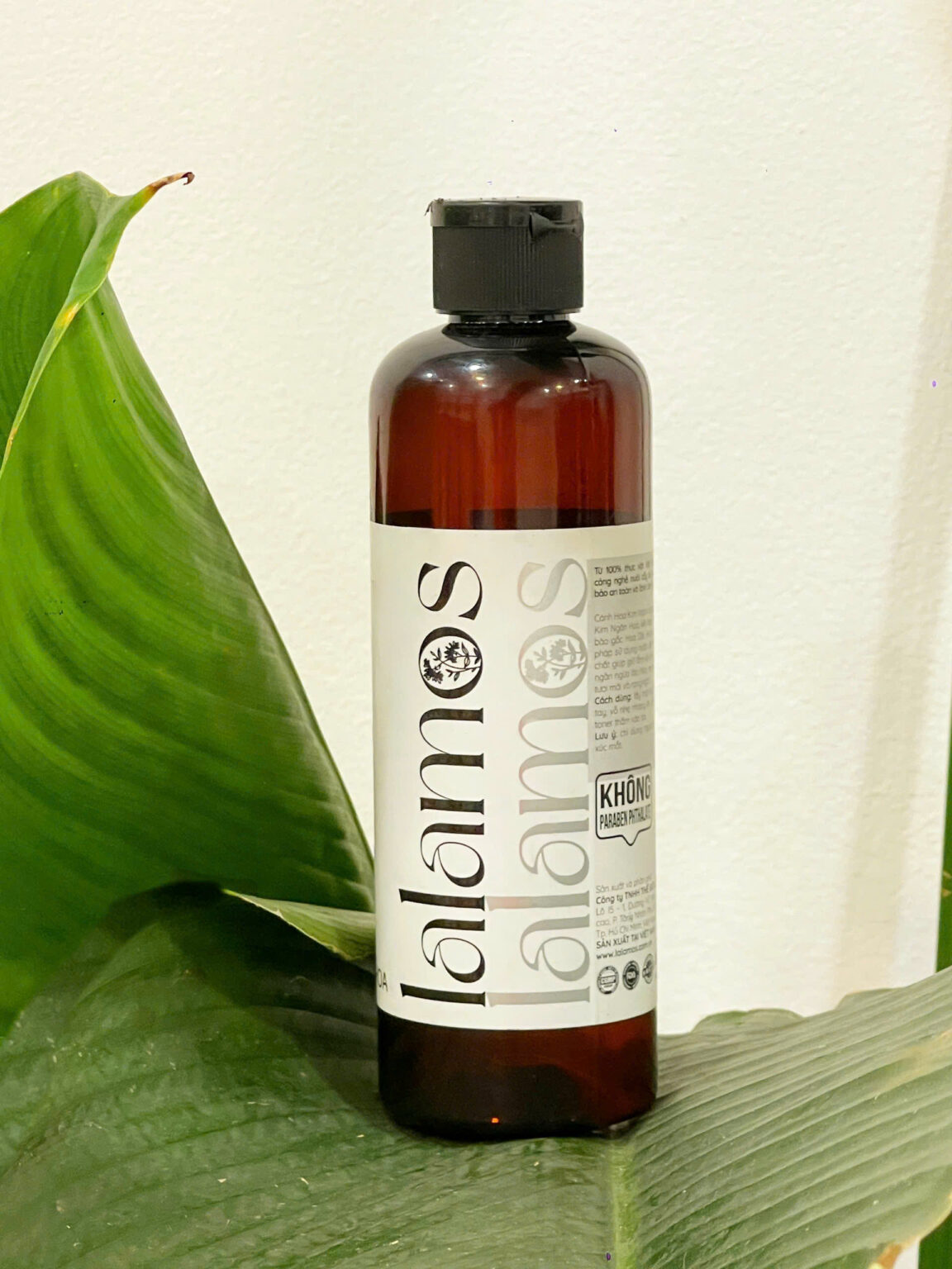 Toner Cánh Kim Ngân Hoa Lalamos Dưỡng Ẩm Và Se Khít Lỗ Chân Lông 250ml
