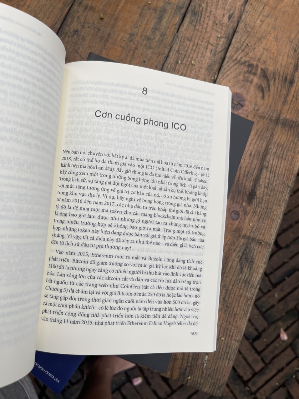 CUỘC CÁCH MẠNG TIỀN MÃ HÓA – Ngành tài chính trong kỷ nguyên của Bitcon, blockchain và token – Rhian Lewis – Hà Phương Anh dịch – NXB Xây Dựng (Bìa mềm)