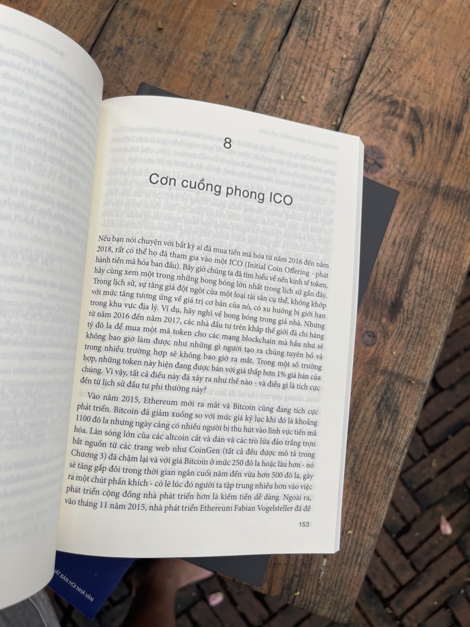 CUỘC CÁCH MẠNG TIỀN MÃ HÓA – Ngành tài chính trong kỷ nguyên của Bitcon, blockchain và token – Rhian Lewis – Hà Phương Anh dịch – NXB Xây Dựng