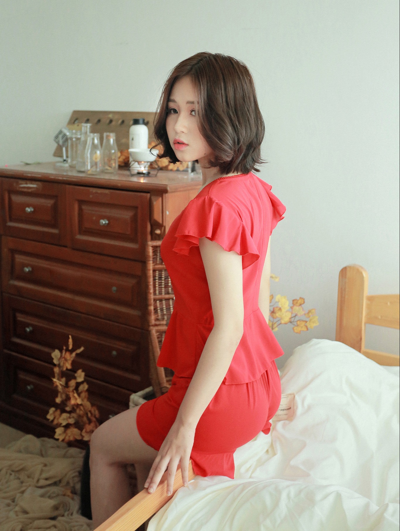 Bộ ngủ lụa nhẹ mát không nhăn không phai màu, thiết kế nhẹ nhàng Lyly Lorem BN101