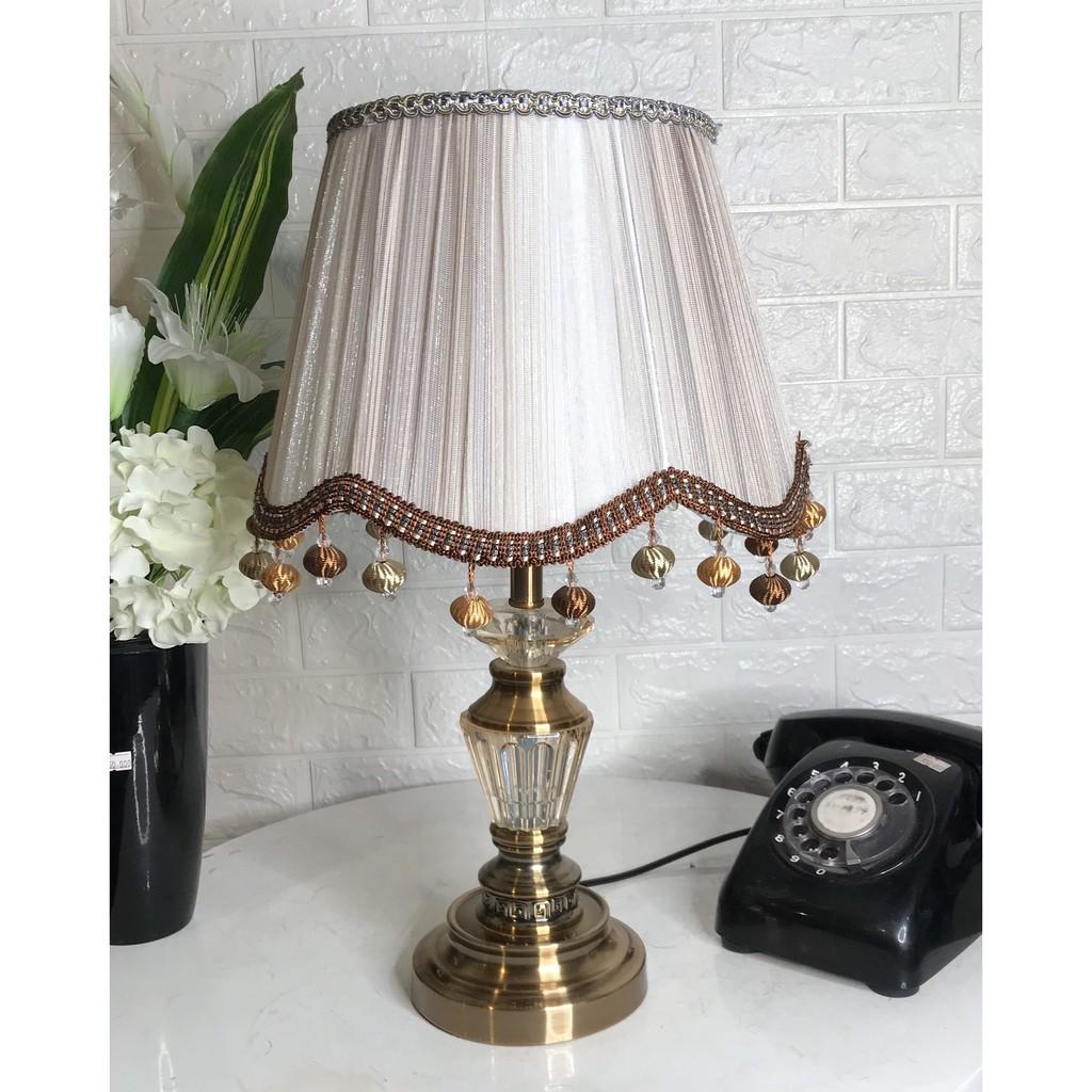 Đèn ngủ thân gỗ cao cấp- Để đầu giường- Đèn ngủ để bàn khách sạn- Decor, trang trí- 6802