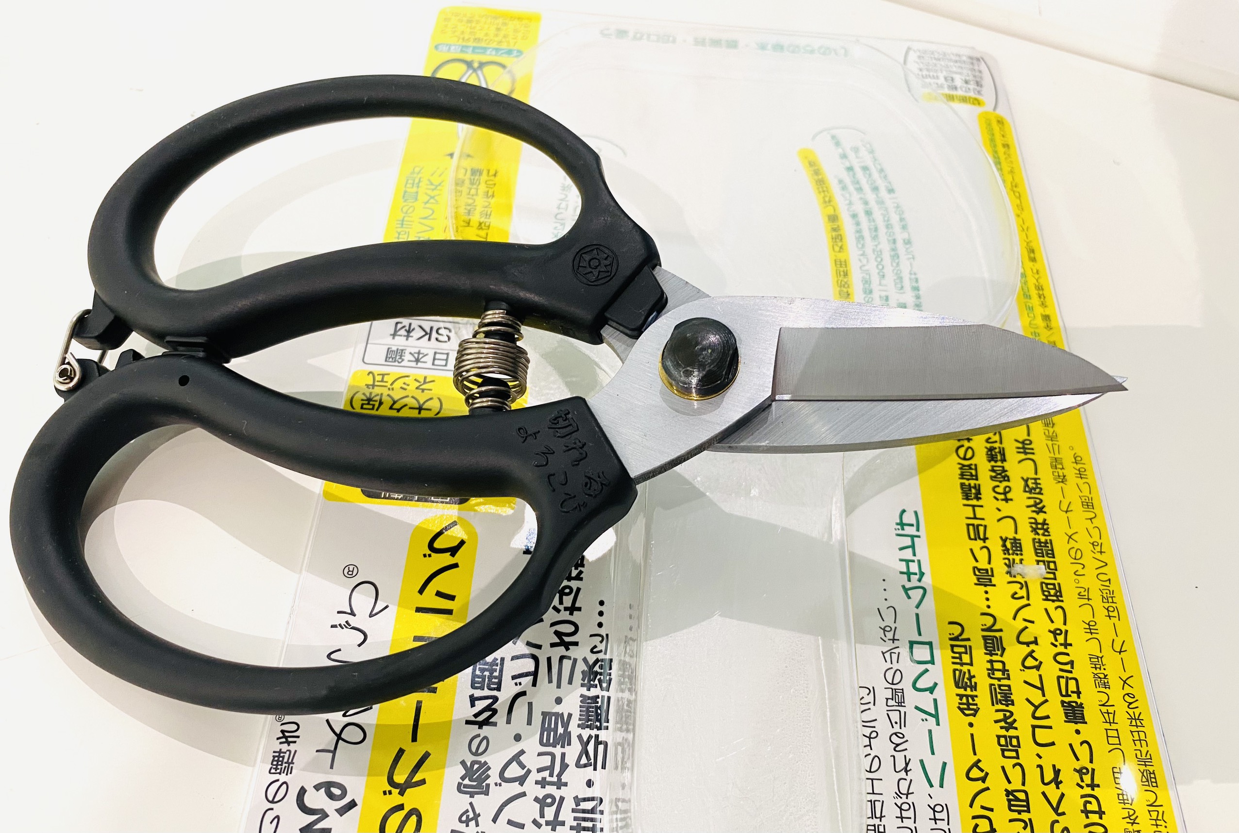 Kéo Cắt Hoa KIRERU YOROKOBI 180mm: Lưỡi Thép SK | Cán Thép bọc Su, Có Lò Xo Giảm Lực