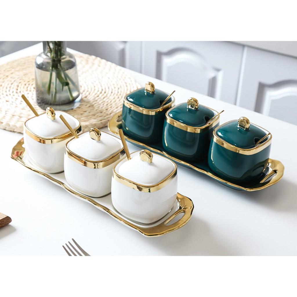 Lọ để gia vị. khay để gia vị. set 3 lọ để gia vị. hộp để gia vị bao gồm cả thìa. phụ kiện nhà bếp