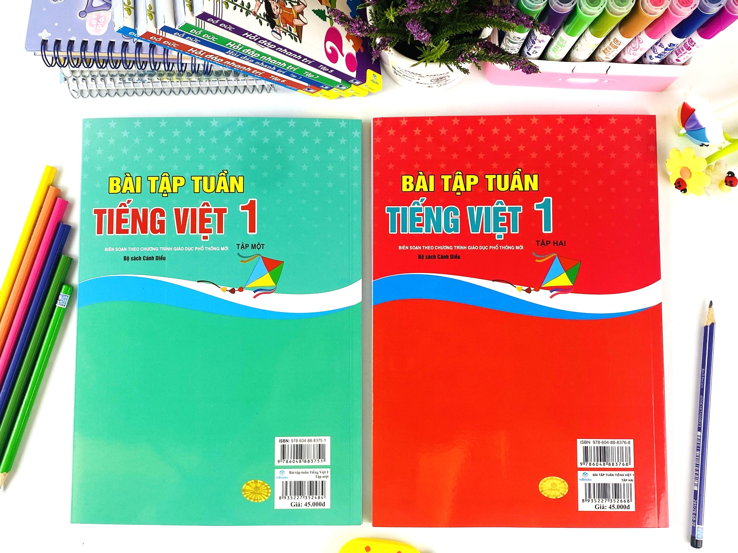Sách - Bài Tập Tuần Tiếng Việt Lớp 1 - Biên Soạn Theo Chương Trình GDPT Mới - Cánh Diều - ndbooks