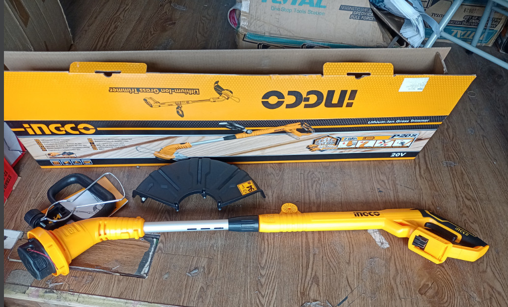 Máy cắt cỏ dùng pin INGCO CGTLI2001 20V 1 PIN VÀ SẠC