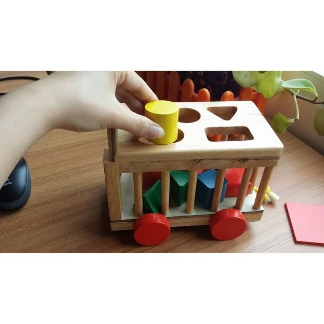 Ô thả hình khối gỗ