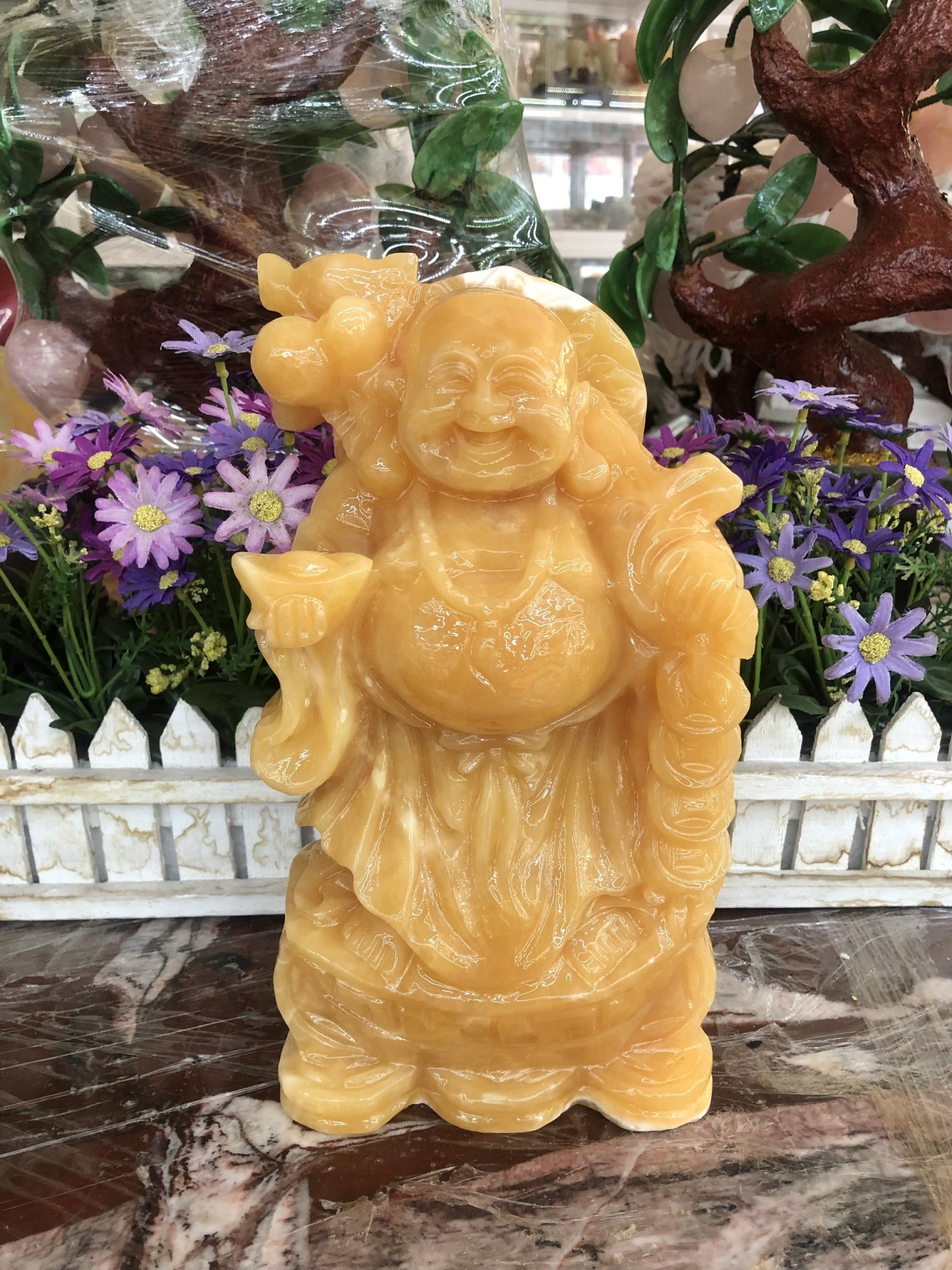 Tượng Phật Di Lặc đứng gánh đào lượng phong thủy đá ngọc hoàng long - Cao 25 cm