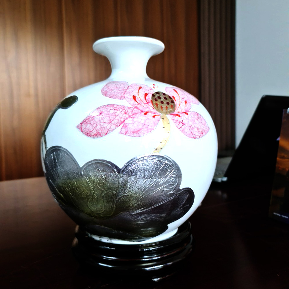 Bình Hút Lộc Gốm Sứ Sơn Mài Trắng Khảm Hoa Sen - 23cm - Maxi