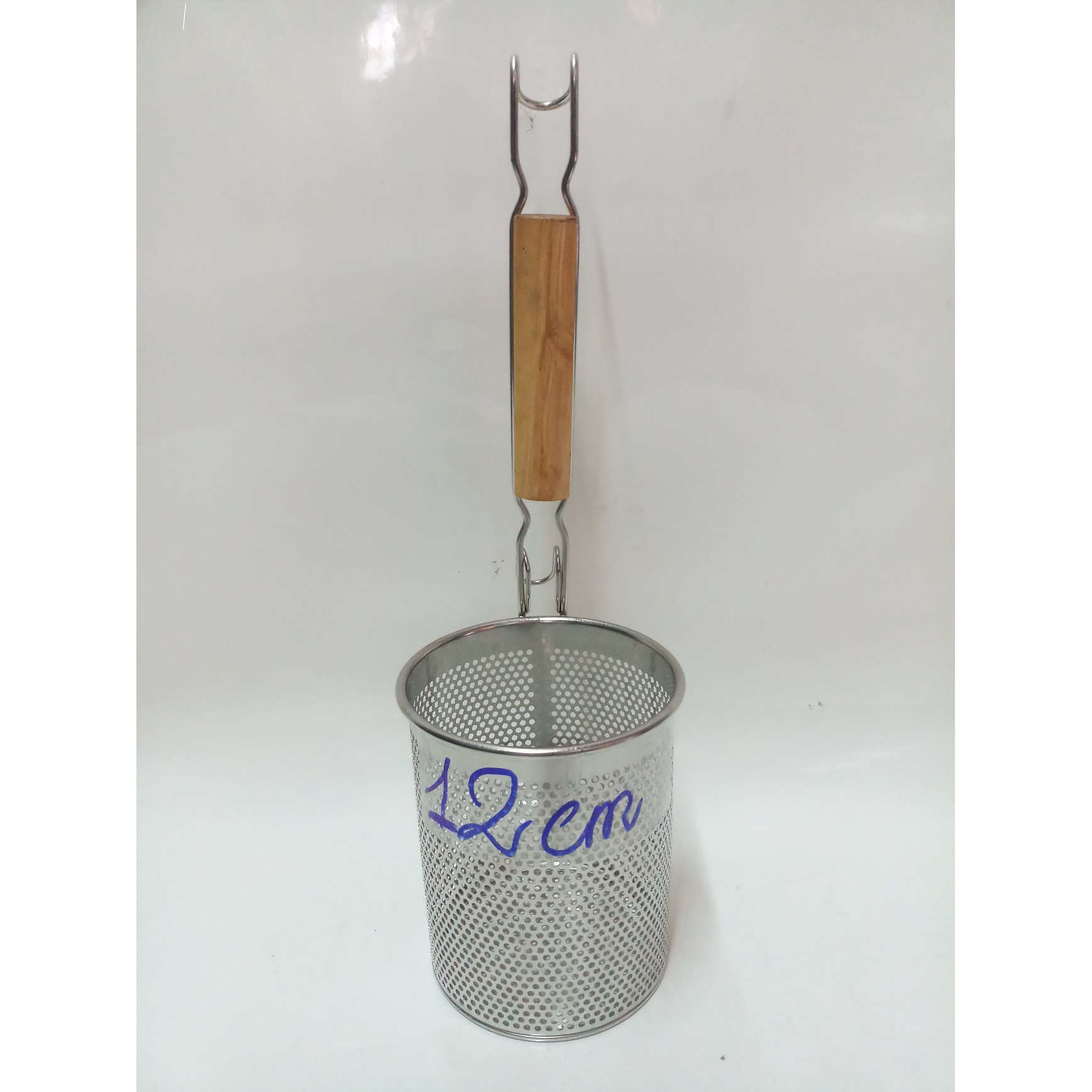 VỢT TRỤNG INOX DẬP LỔ TRÒN.